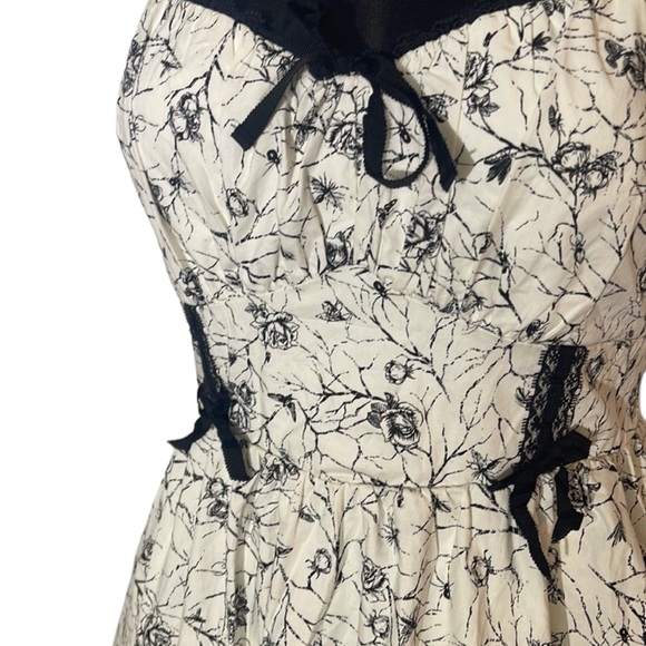 Hot Topic white with black dress. Size XL. NWT. Super cute - Picture 14 of 14